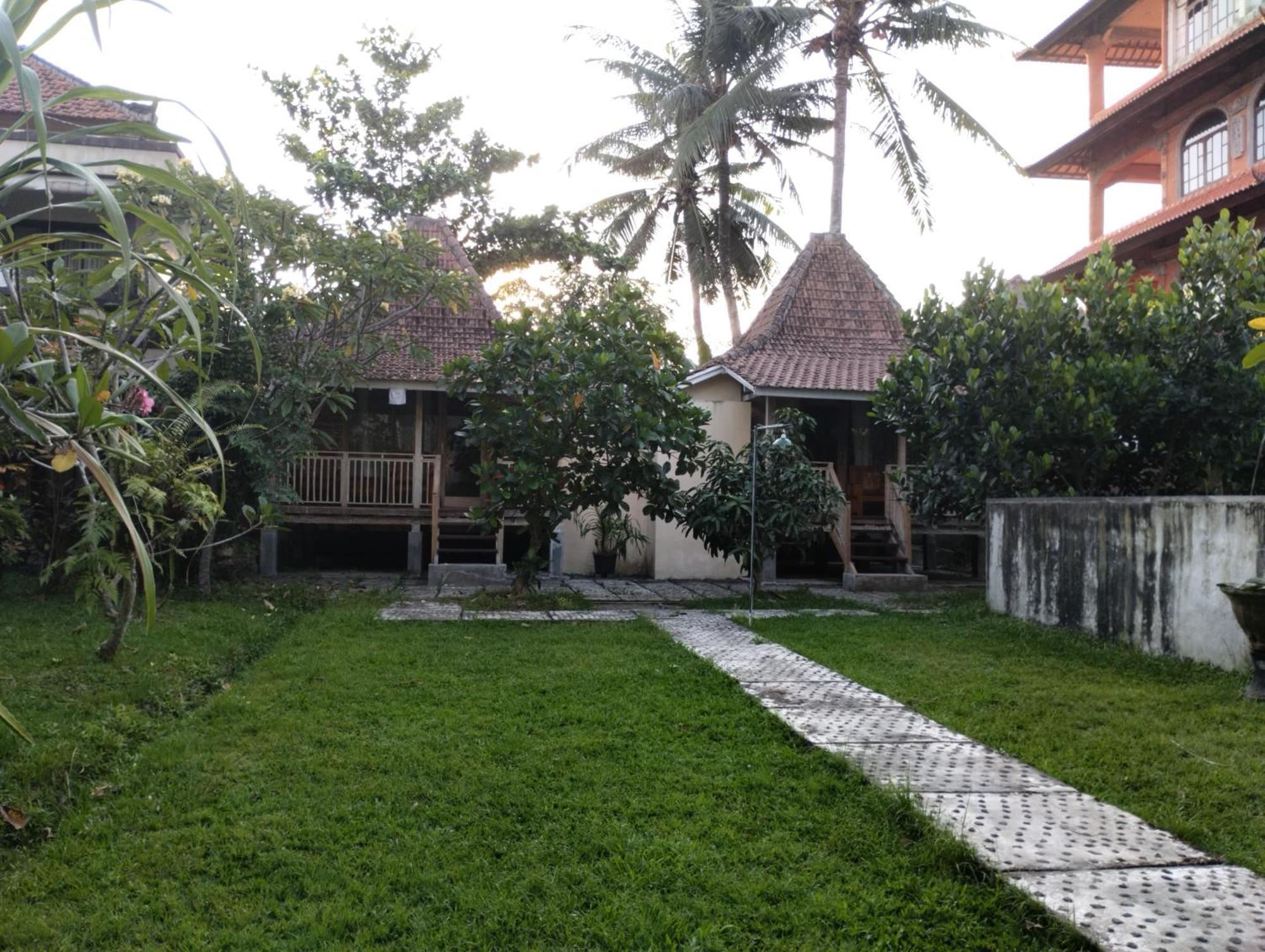 Indraprastha 2 Bungalow Ubud  Exterior photo